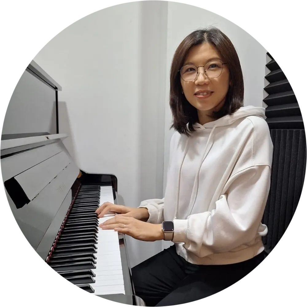 Tng Szu Lin Piano Teacher